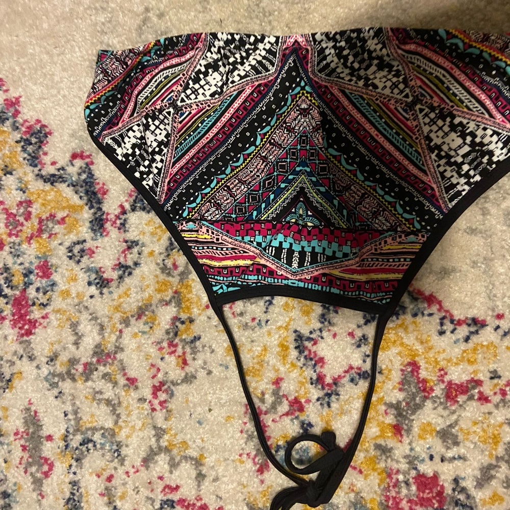 Medium patterned holter swim top